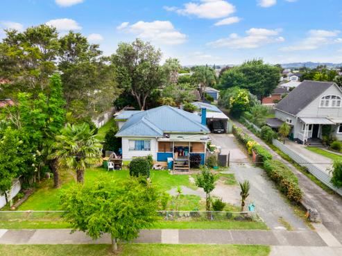 102 Clevedon Road, Papakura