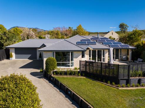 8 Whitby Close, Waikawa