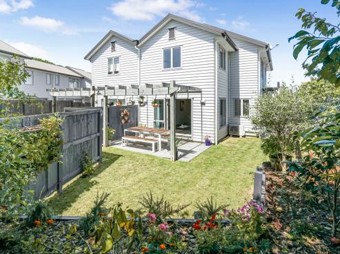 1/1 Hibiscus Avenue, Hamilton Lake
