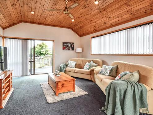17 Calluna Crescent, Totara Heights