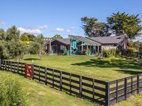 1 Campbell Drive, Martinborough