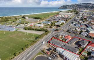 Dunedin 17 Unit Motel St Kilda Beach Over the Road