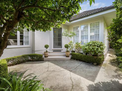 20 Thompson Road, Napier Hill