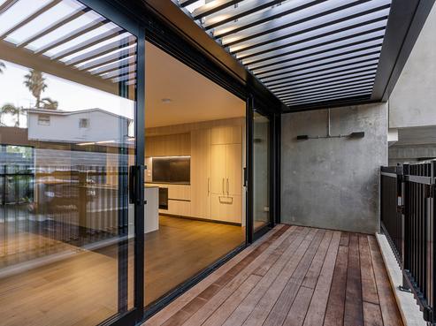 4/279 Lake Road, Belmont