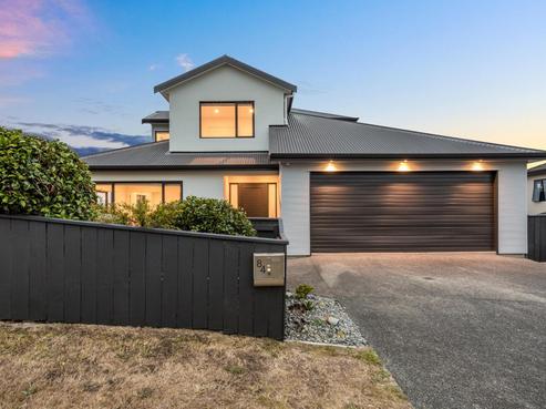 84 Te Puia Drive, Aotea