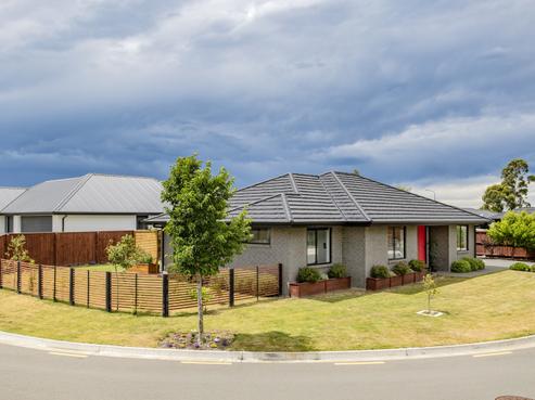 14 Tara Crescent, Woodend