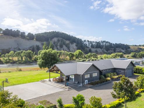 742G River Road, Otane
