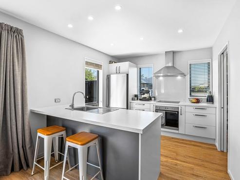 80 Sunline Avenue, Lincoln