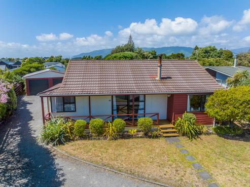 9 Hastings Street, Waikanae Beach