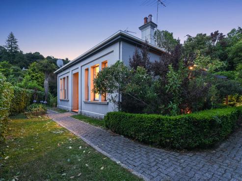 70 Gladstone Road, Dalmore