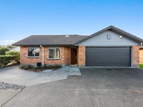 28/1 Piriti Drive, Te Atatu Peninsula