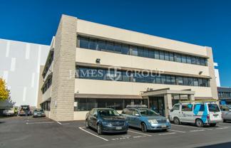 EPSOM GROUND FLOOR OFFICE WITH CAR PARKING