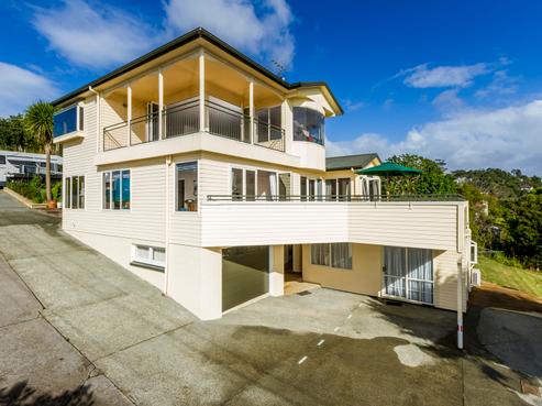 121 Browns Bay Road, Browns Bay