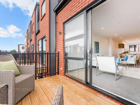 9 Henry Maxwell Way, Flat Bush