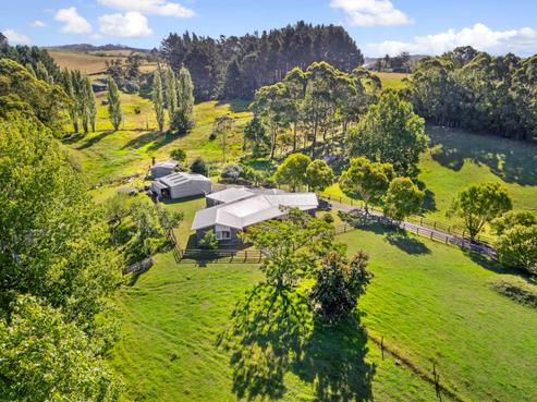 1363 State Highway 16, Waimauku