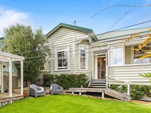 12 Karaka Street, Helensville