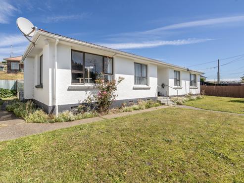 12 Doyle Street, Bluff
