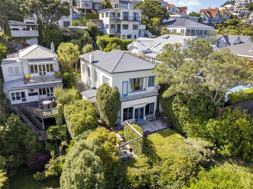 38 The Crescent, Roseneath