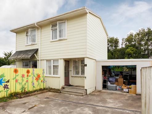 5 Renfrew Place, Highbury