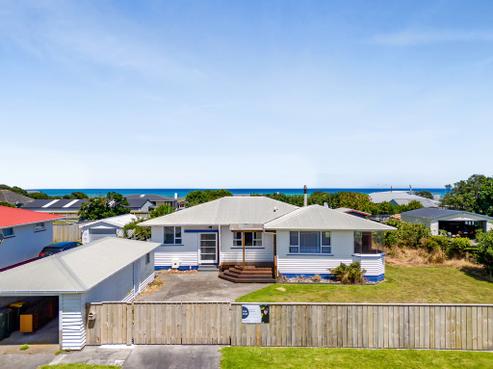 32 Dieffenbach Street, Opunake