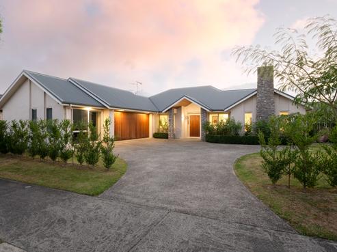88 Huntington Drive, Huntington