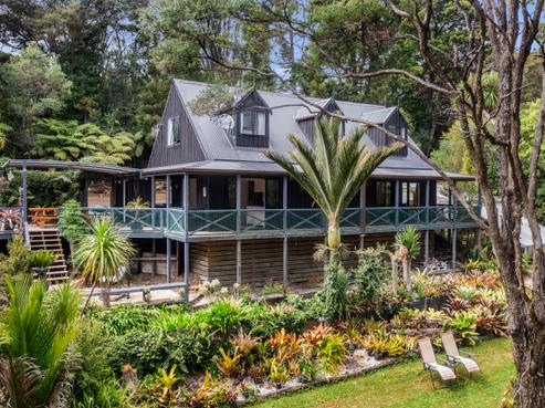 109 Takahe Road, Titirangi