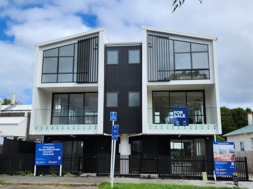 2B Queen Mary Avenue, Epsom