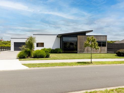 17 Mike Smith Drive, Cambridge