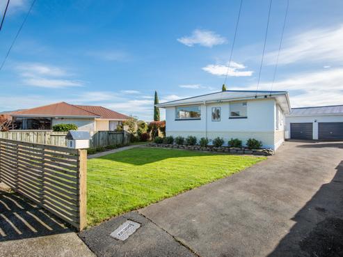 8 Esk Place, Mosgiel