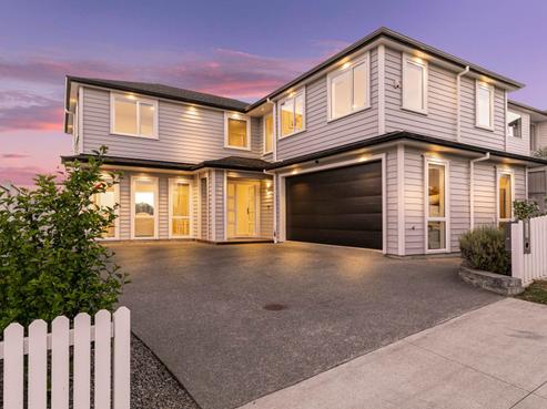 27 Davey Crescent, Orewa