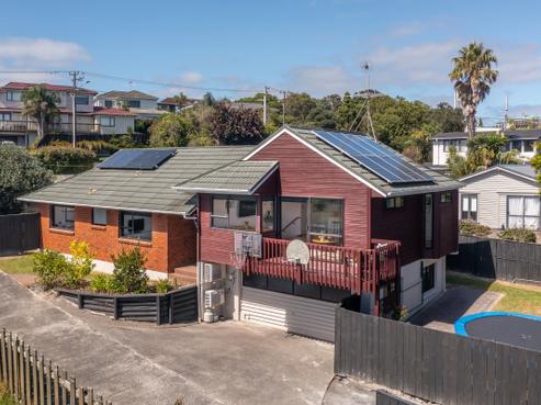 1/870 Beach Road, Waiake