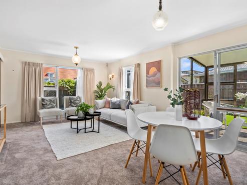 73B Queens Grove, Central Hutt