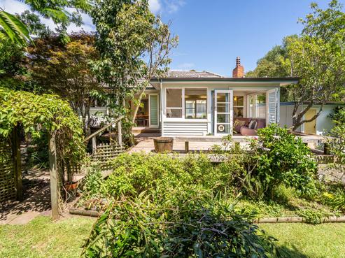2/12 Maleme Avenue, Belmont