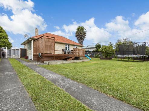 10 Okoroire Street, Tirau
