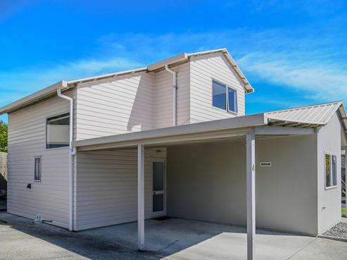 4/372 Whangaparaoa Road, Stanmore Bay