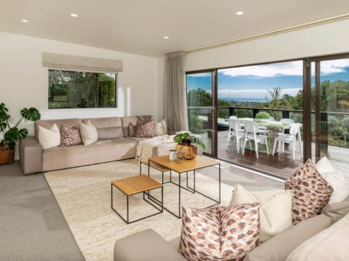 2/5 Dalmeny Close, Murrays Bay