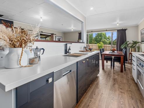 57 View Road, Hikurangi