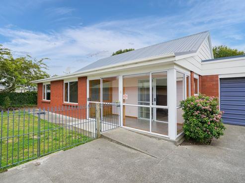 26 Brown Street, Strathern