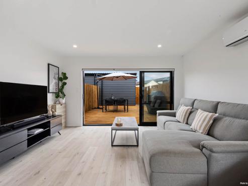 10 Koiora Road, Clarks Beach