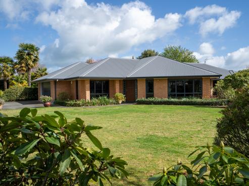 64 Cowley Drive, Leamington