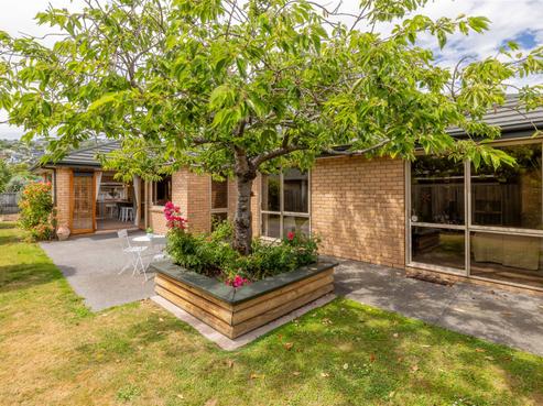 8 Piper Lane, Beckenham