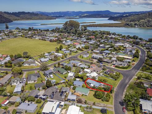 141A Robinson Road, Whitianga