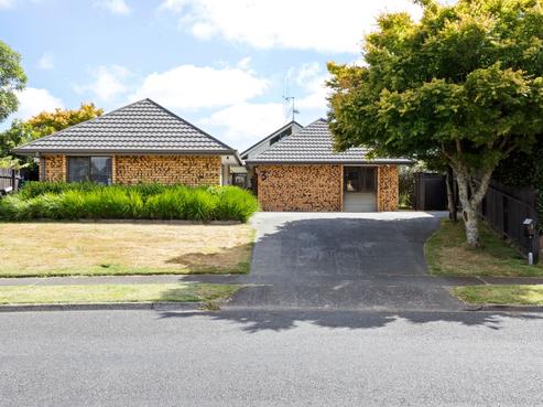 3 Sheridan Crescent, Leamington