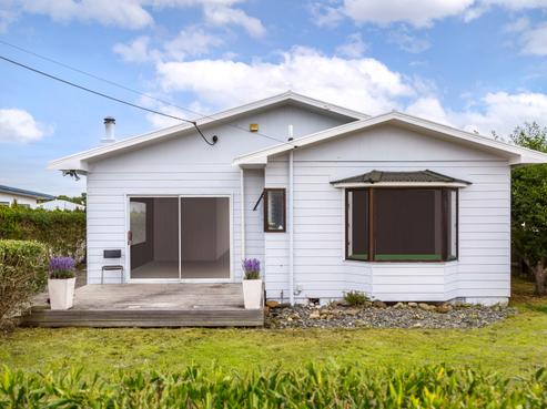 32 New York Street, Martinborough