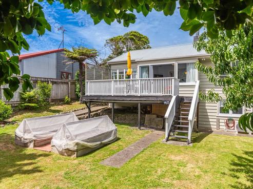 25 Golf Road, Paraparaumu Beach