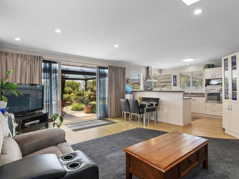 1 Ivy Crescent, Richmond