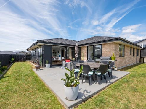 15 Coppermine Crescent, Brightwater