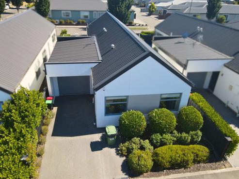 85 Mary Ellen Street, Pegasus