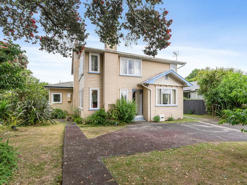 1021 Great North Road, Point Chevalier