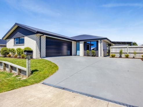 13 Hodge Park Lane, Inglewood